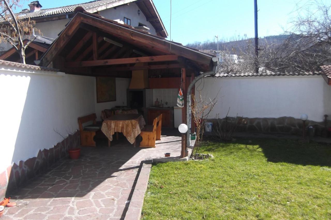 فندق Borova House تريفنا المظهر الخارجي الصورة